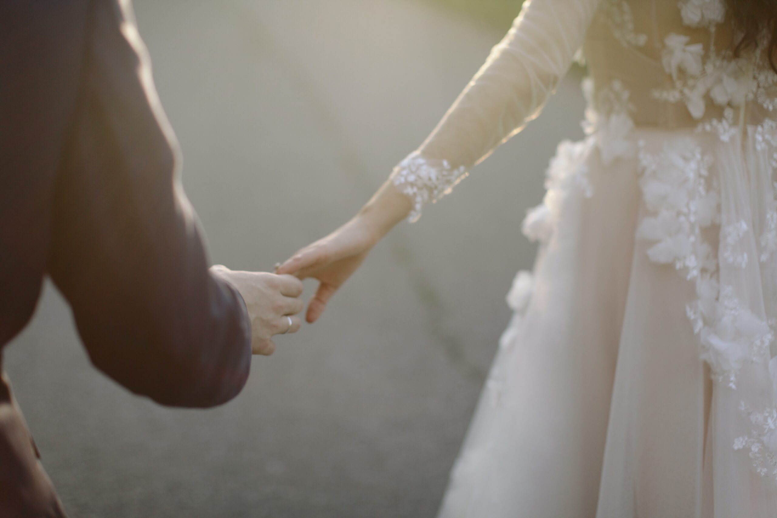 wedding-sing-at-home-mom